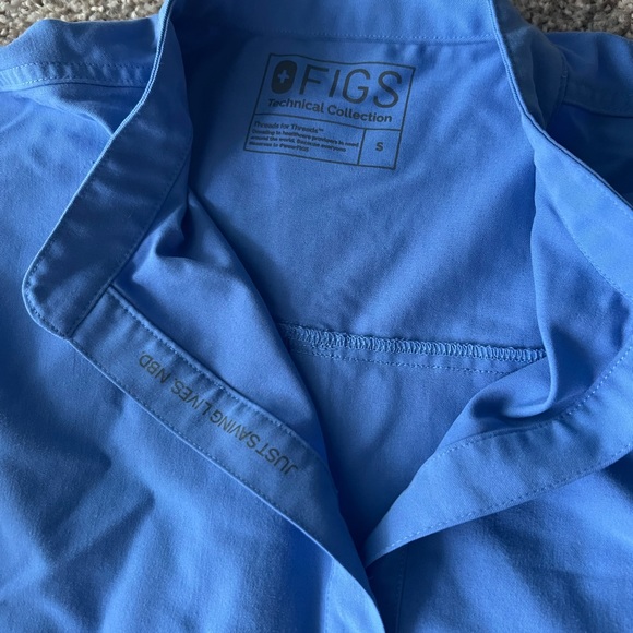 Scrub top - Picture 2 of 2